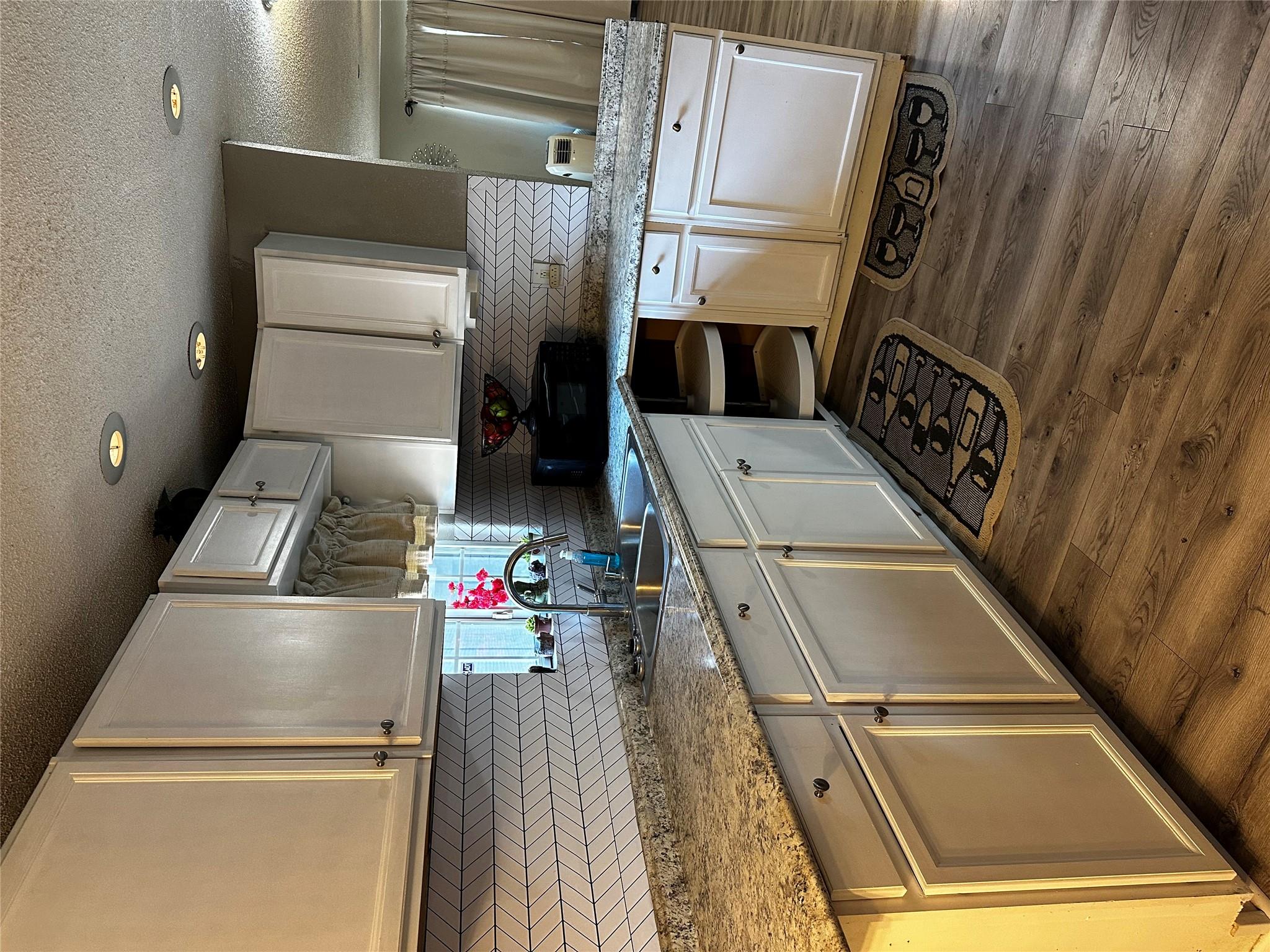 Image 6 of 26 For 7918 Dempsey St