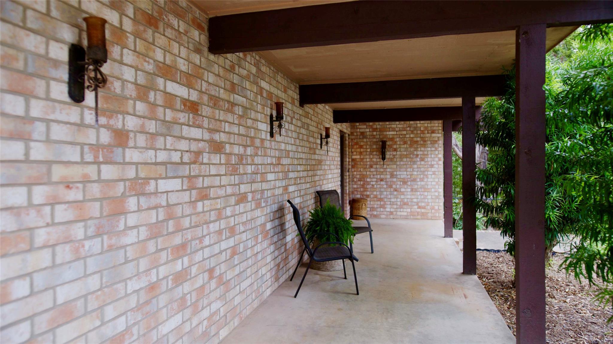 Image 4 of 32 For 254 Buckhaven Dr