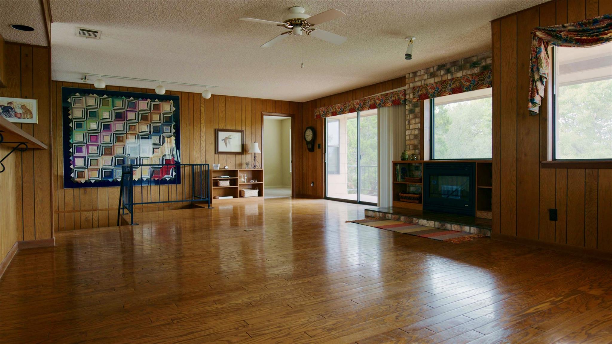 Image 7 of 32 For 254 Buckhaven Dr