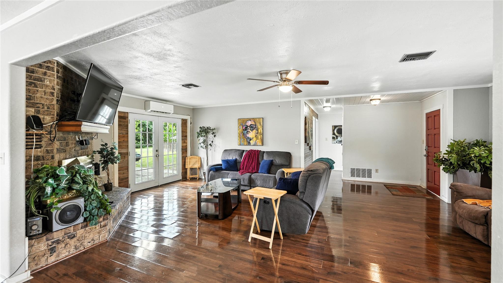 Image 4 of 40 For 683 & 695 Albert St