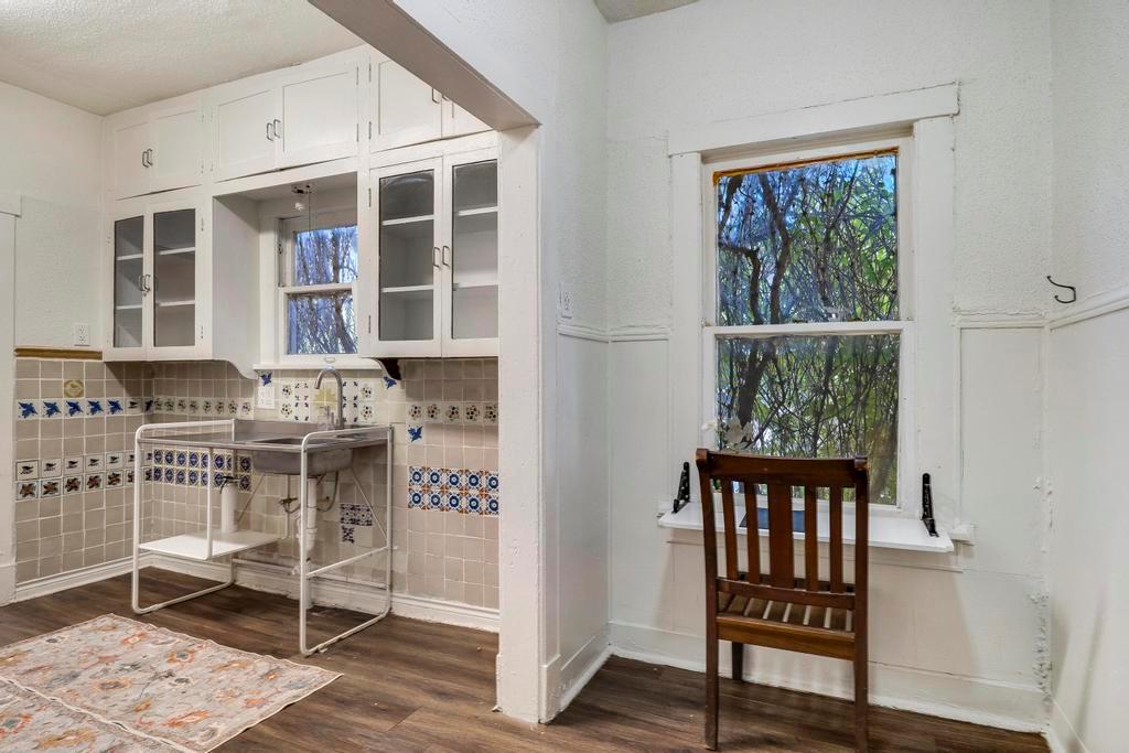 Image 11 of 28 For 1434 Hicks Ave