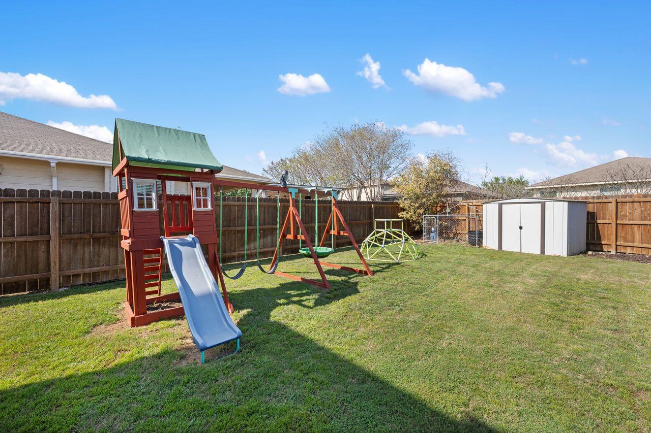 Image 4 of 24 For 2125 Conner Dr