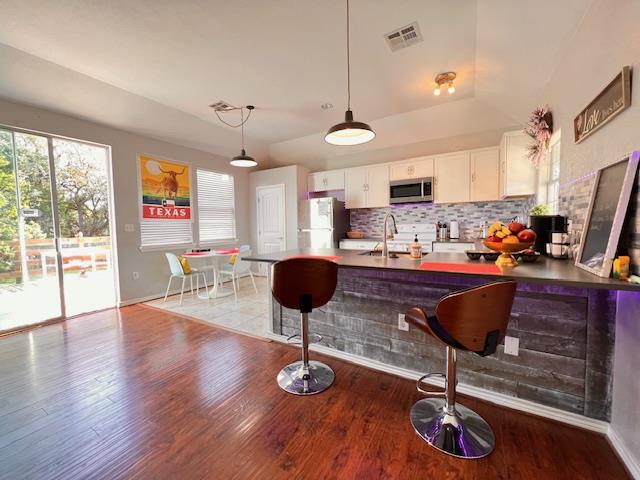 Image 4 of 21 For 1104 Blueridge Dr