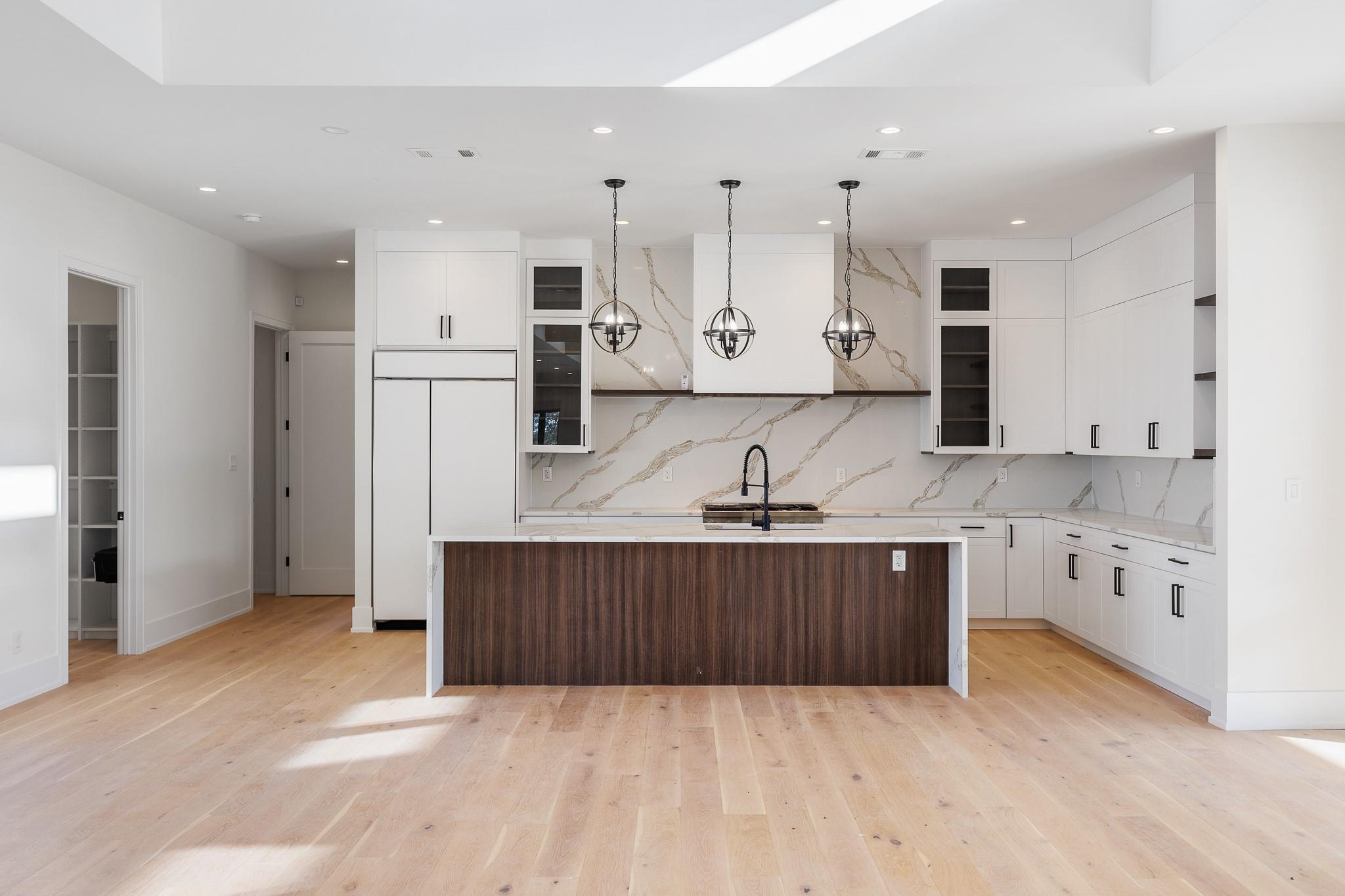 Image 12 of 38 For 6425 Ranch Road 962 W