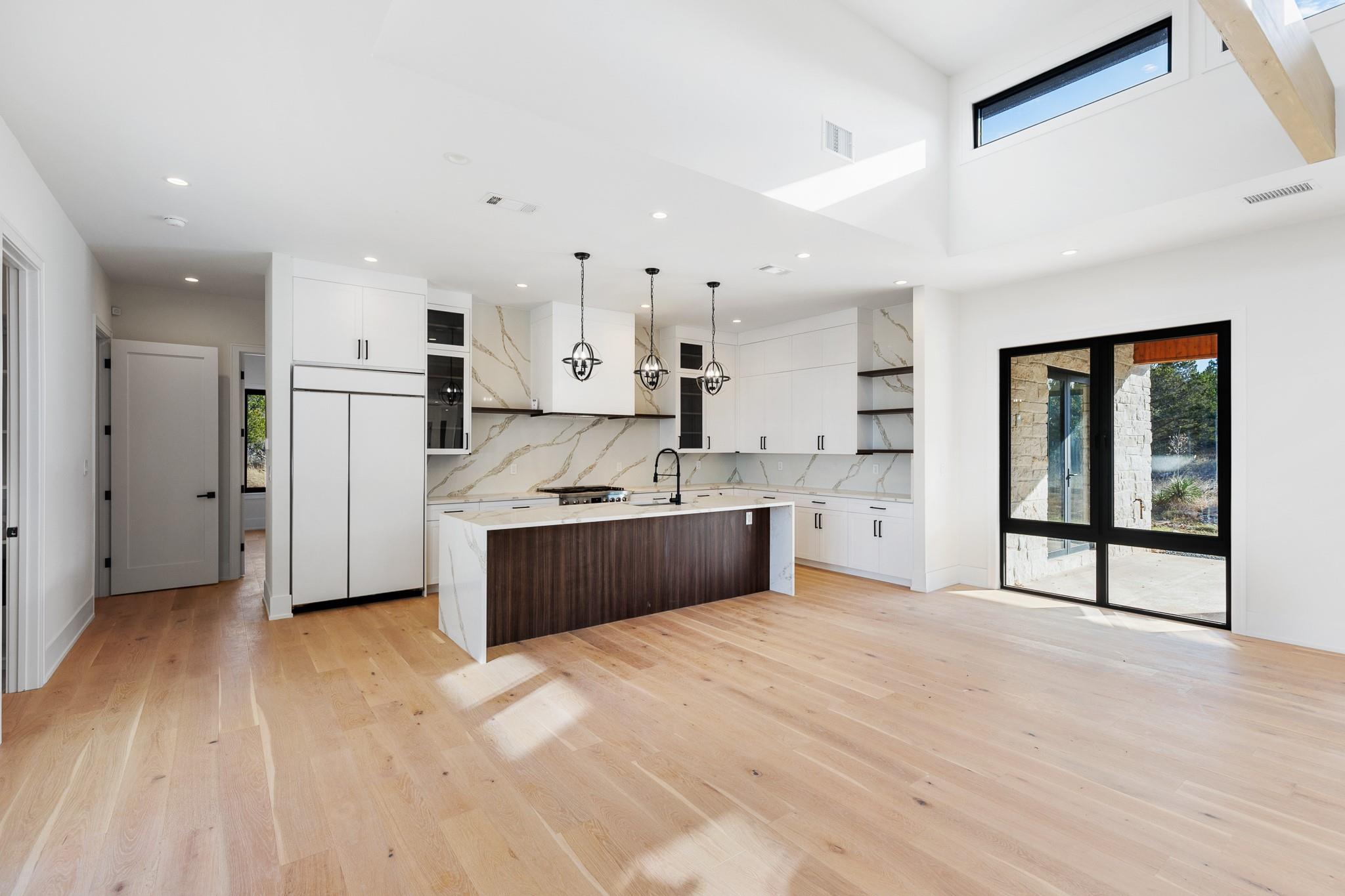 Image 13 of 38 For 6425 Ranch Road 962 W