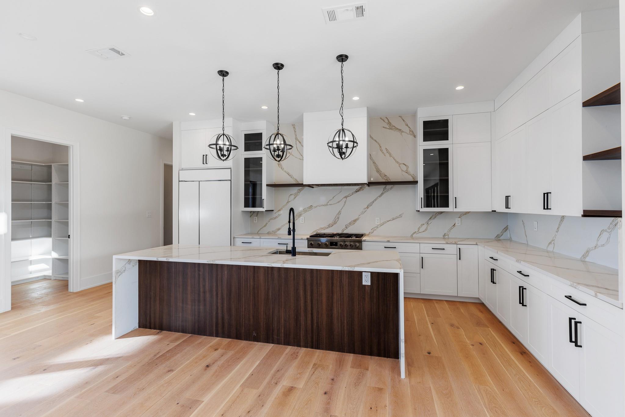 Image 15 of 38 For 6425 Ranch Road 962 W