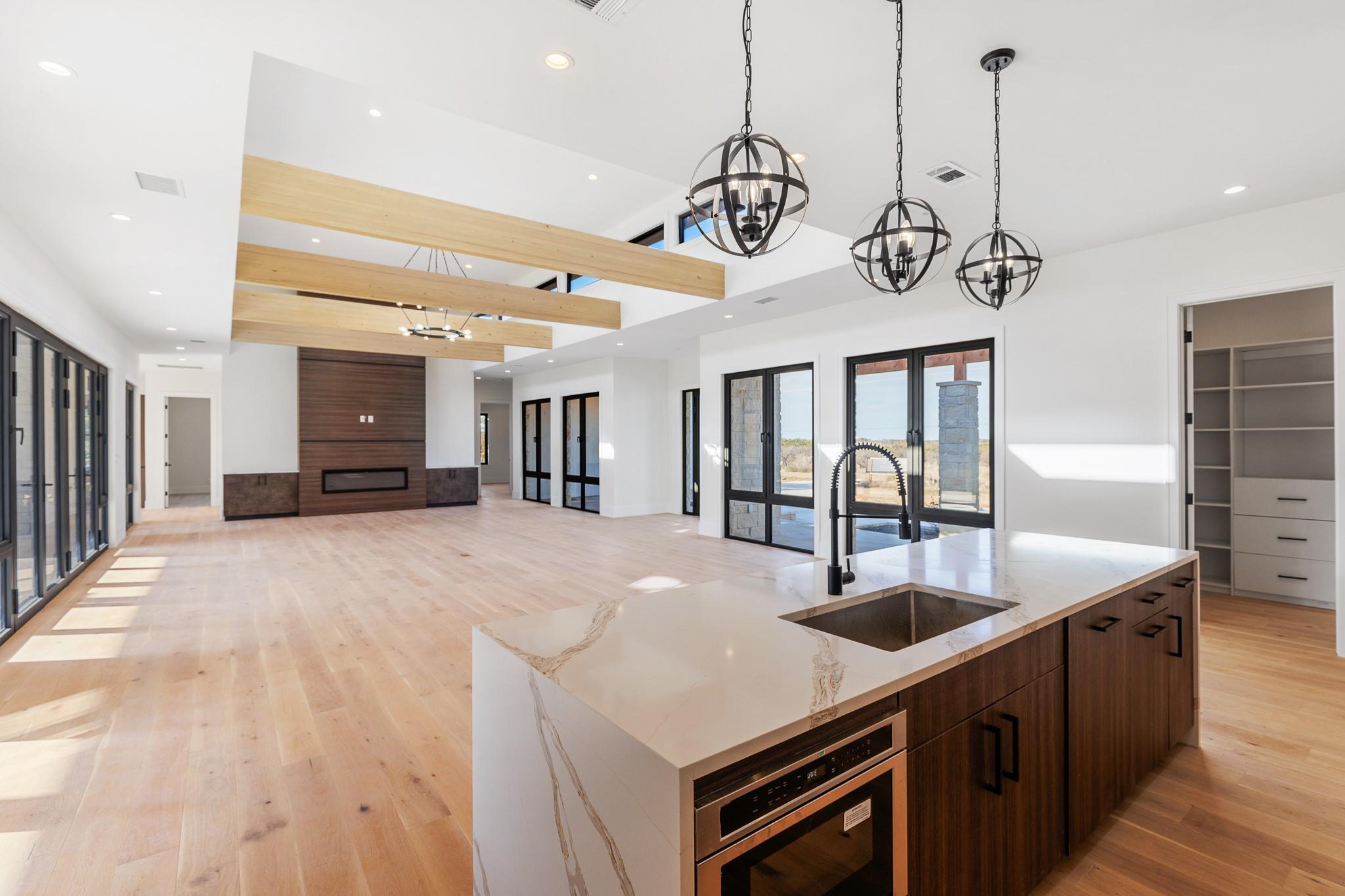 Image 16 of 38 For 6425 Ranch Road 962 W