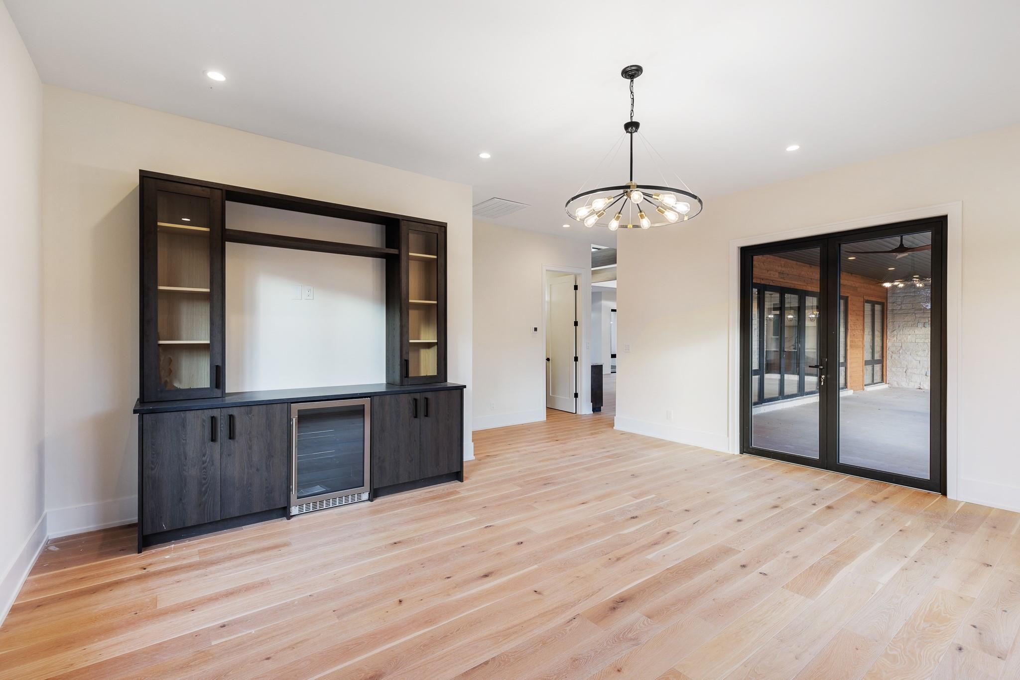 Image 17 of 38 For 6425 Ranch Road 962 W