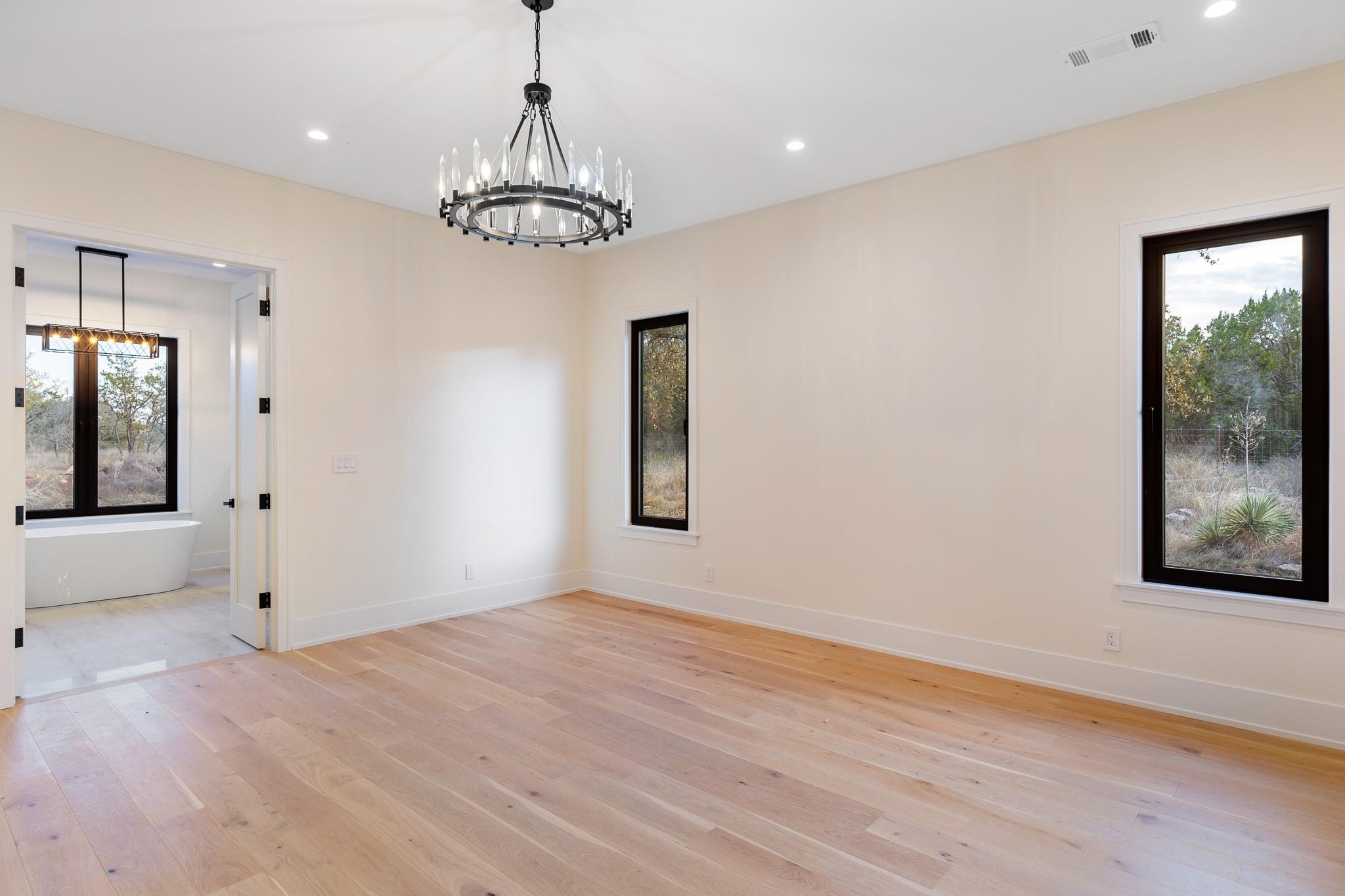 Image 19 of 38 For 6425 Ranch Road 962 W