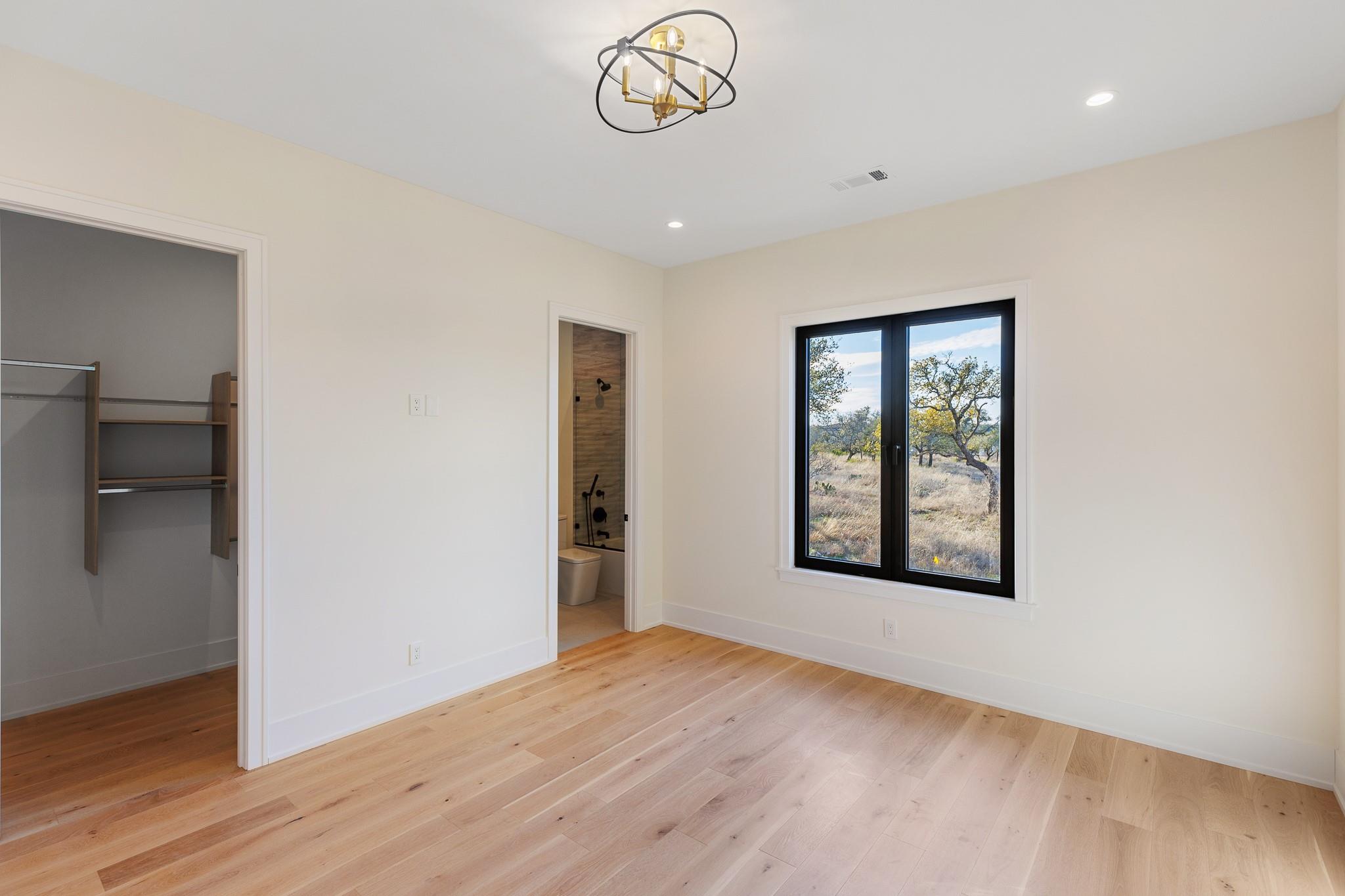 Image 28 of 38 For 6425 Ranch Road 962 W