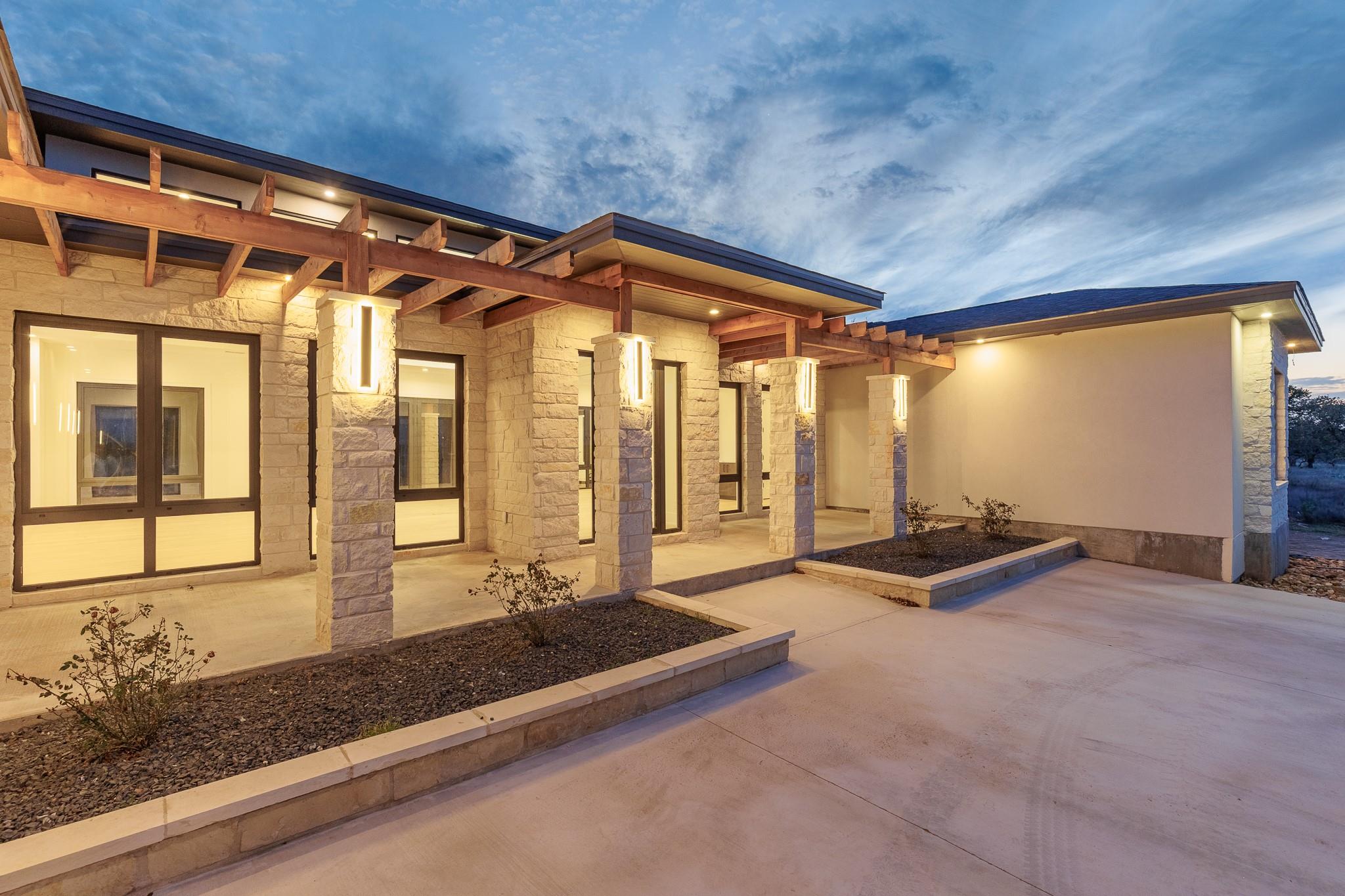 Image 3 of 38 For 6425 Ranch Road 962 W