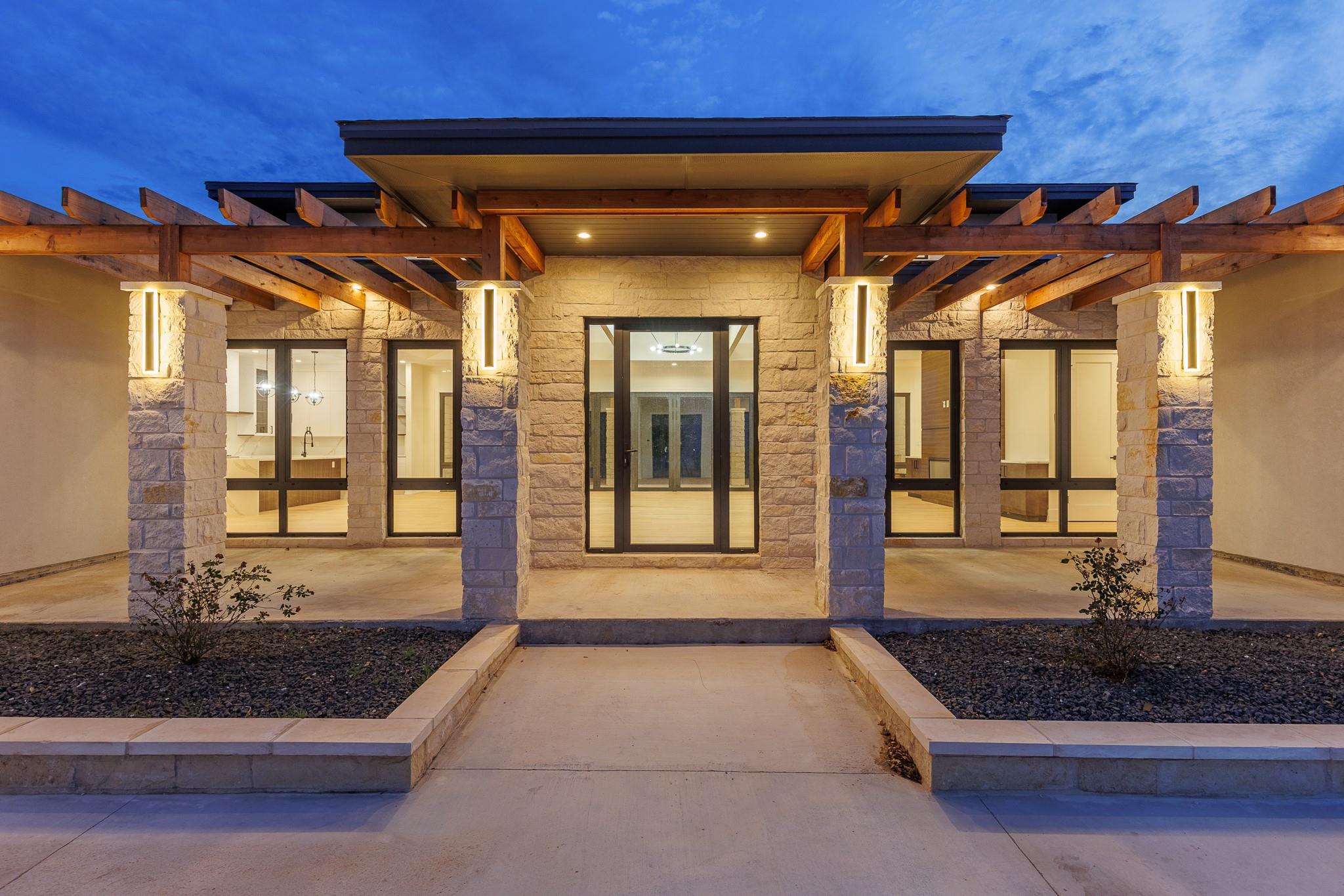 Image 4 of 38 For 6425 Ranch Road 962 W