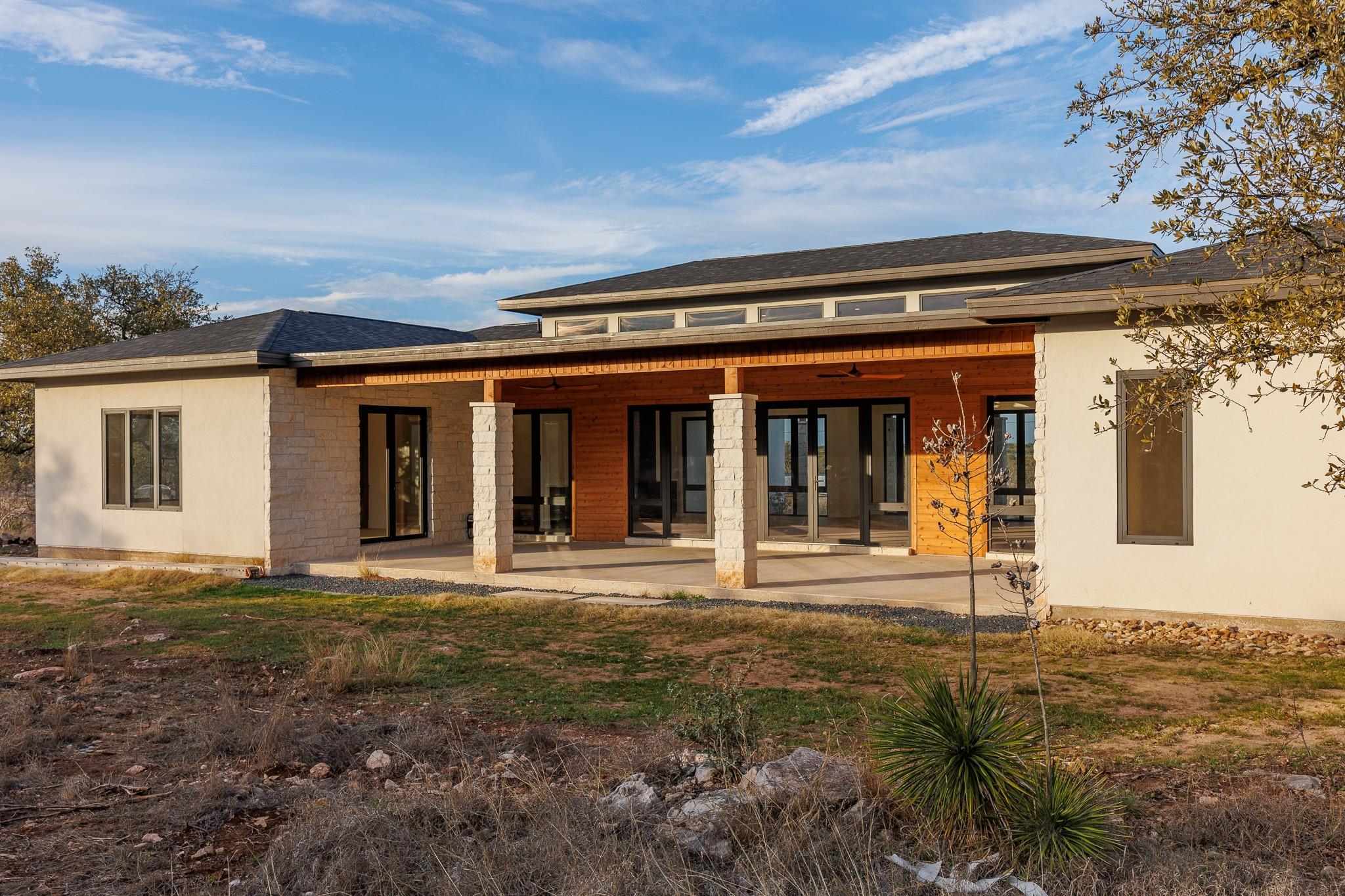 Image 5 of 38 For 6425 Ranch Road 962 W