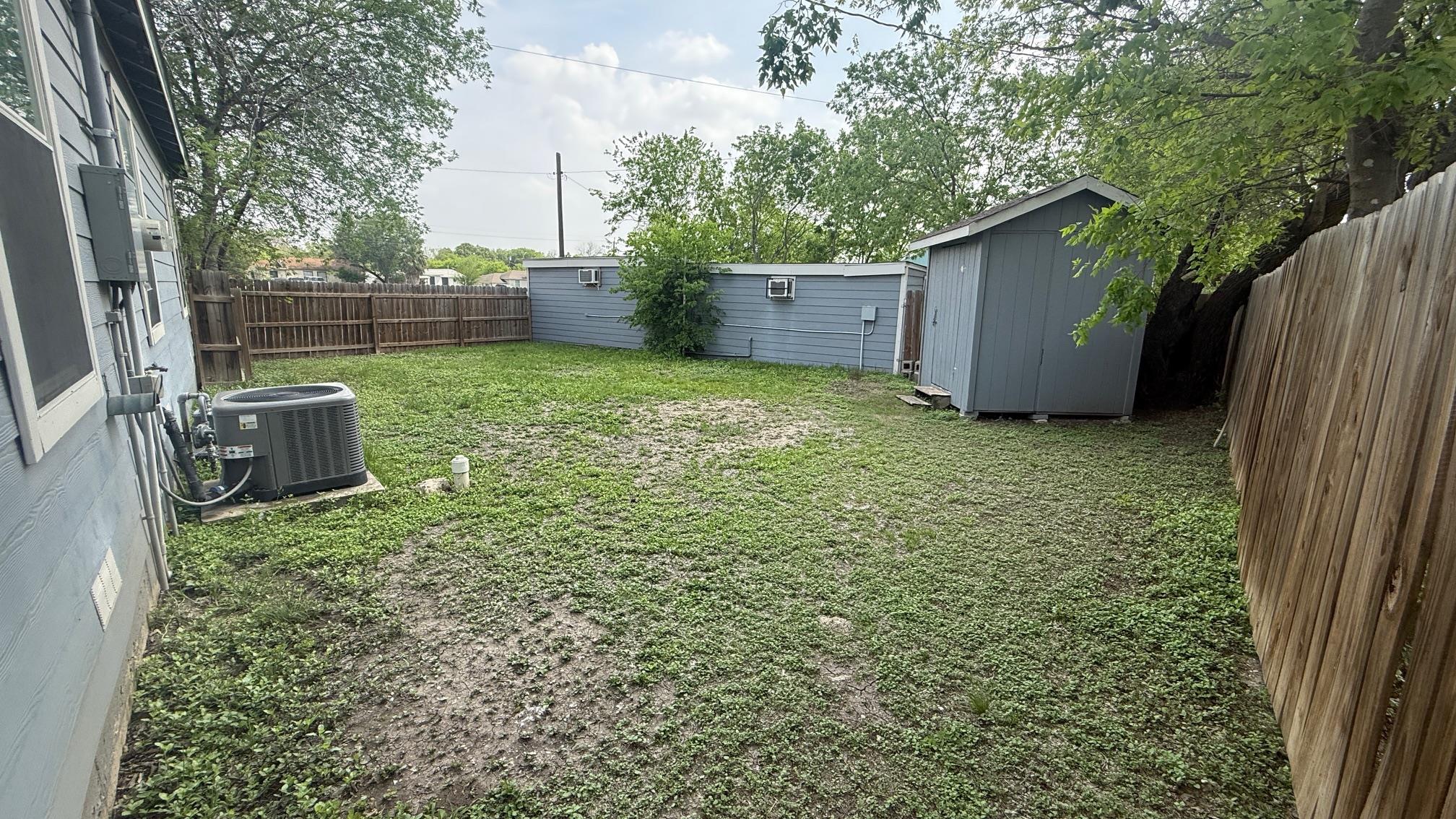 Image 16 of 17 For 802 Alametos  A