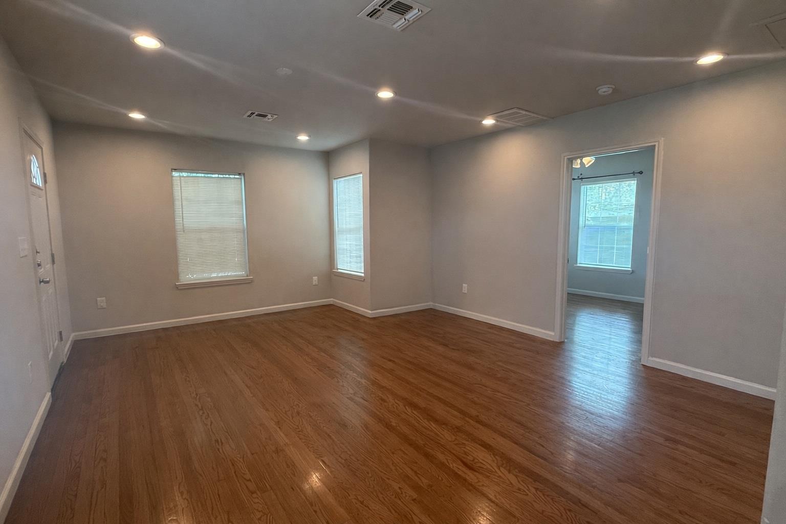 Image 4 of 17 For 802 Alametos  A