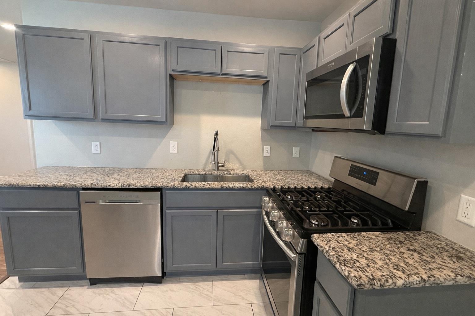 Image 6 of 17 For 802 Alametos  A