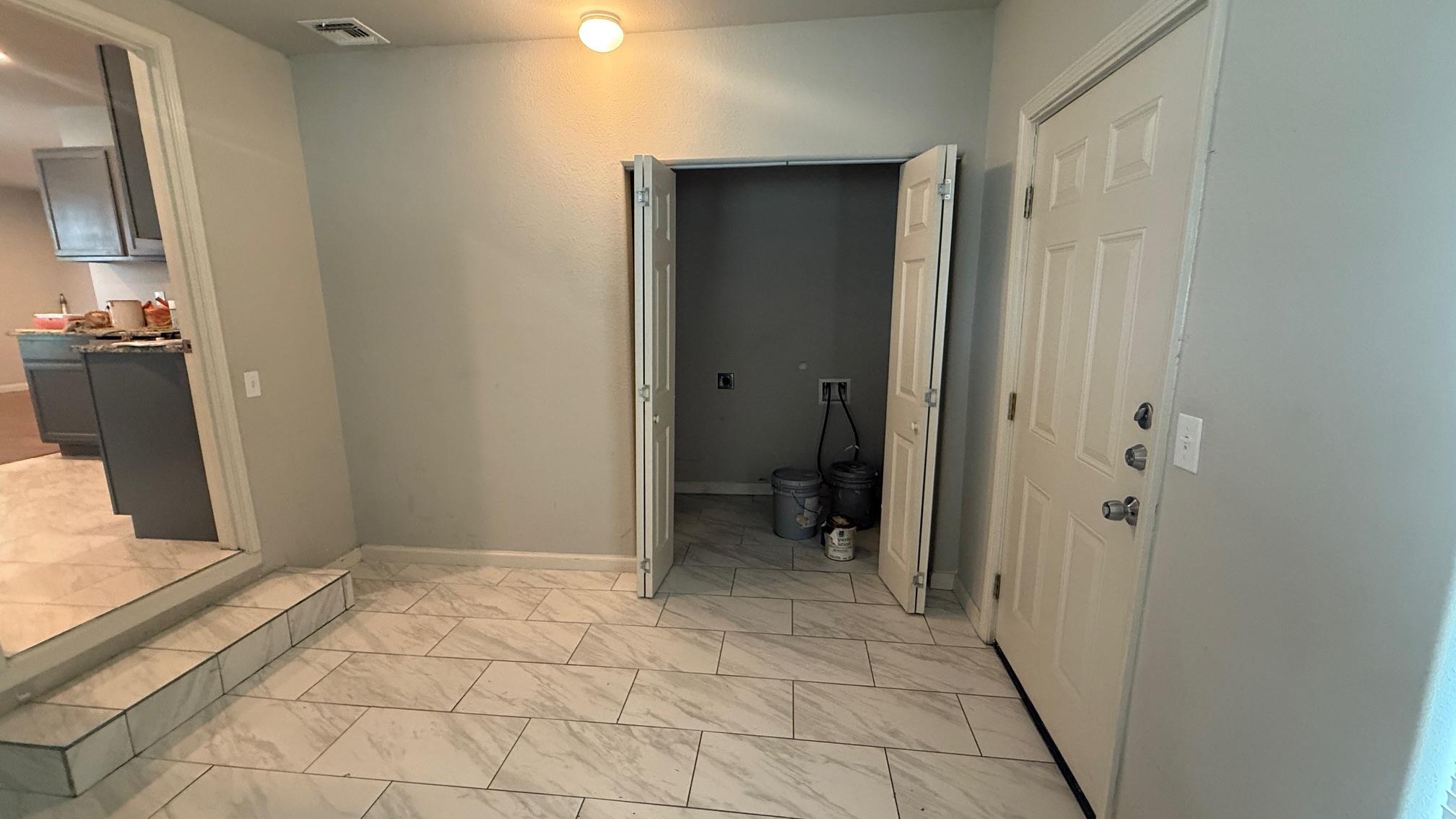 Image 8 of 17 For 802 Alametos  A