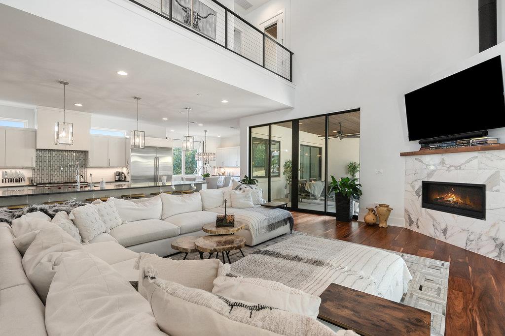 Image 5 of 39 For 908 Cypress Grove Dr