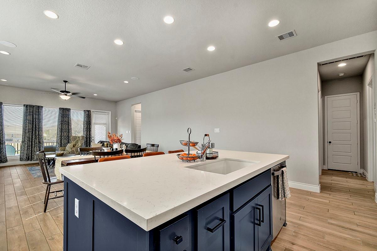 Image 13 of 31 For 2192 August Ave