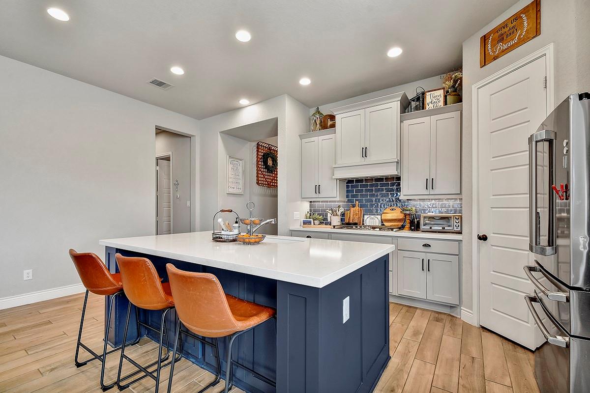 Image 14 of 31 For 2192 August Ave