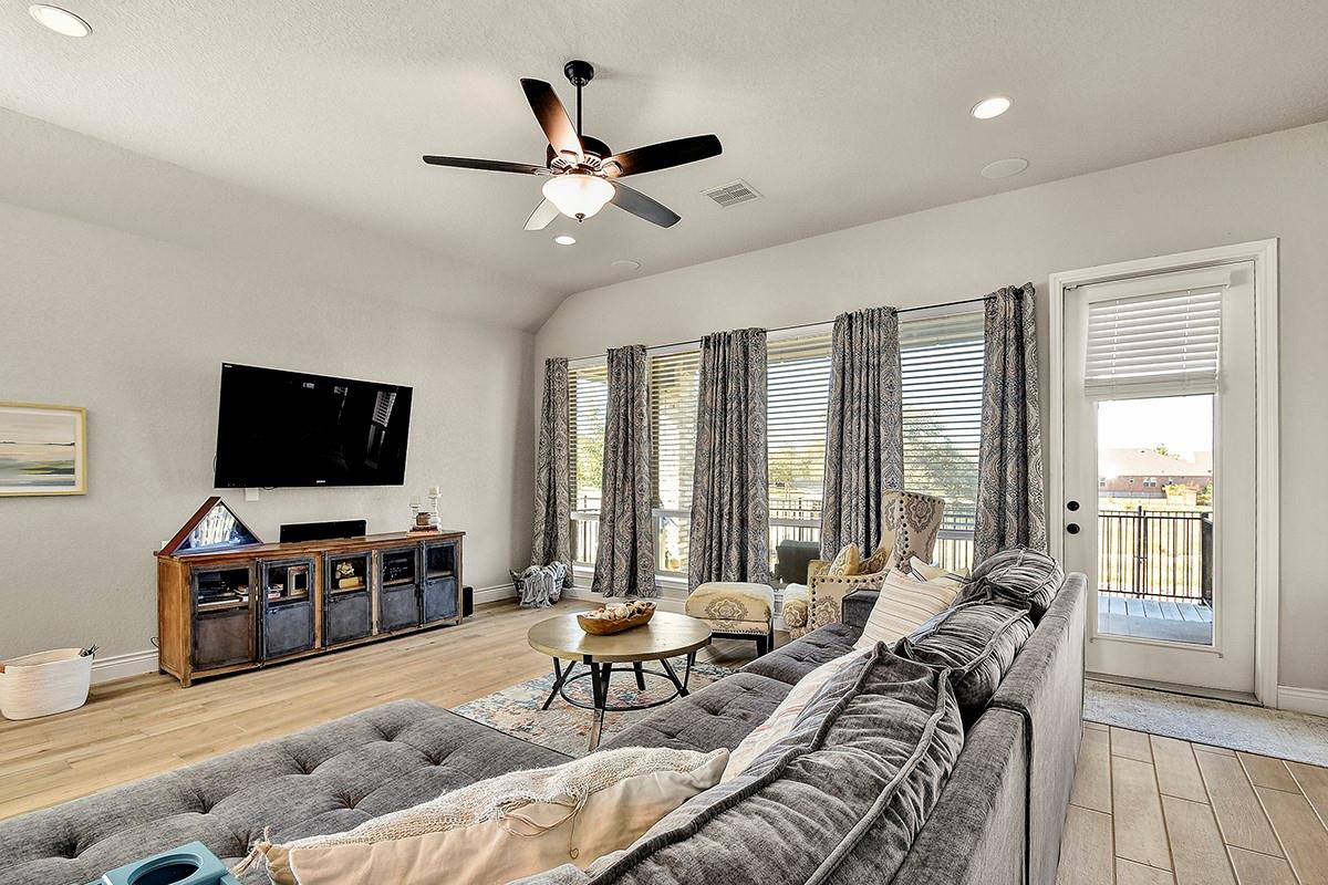 Image 16 of 31 For 2192 August Ave