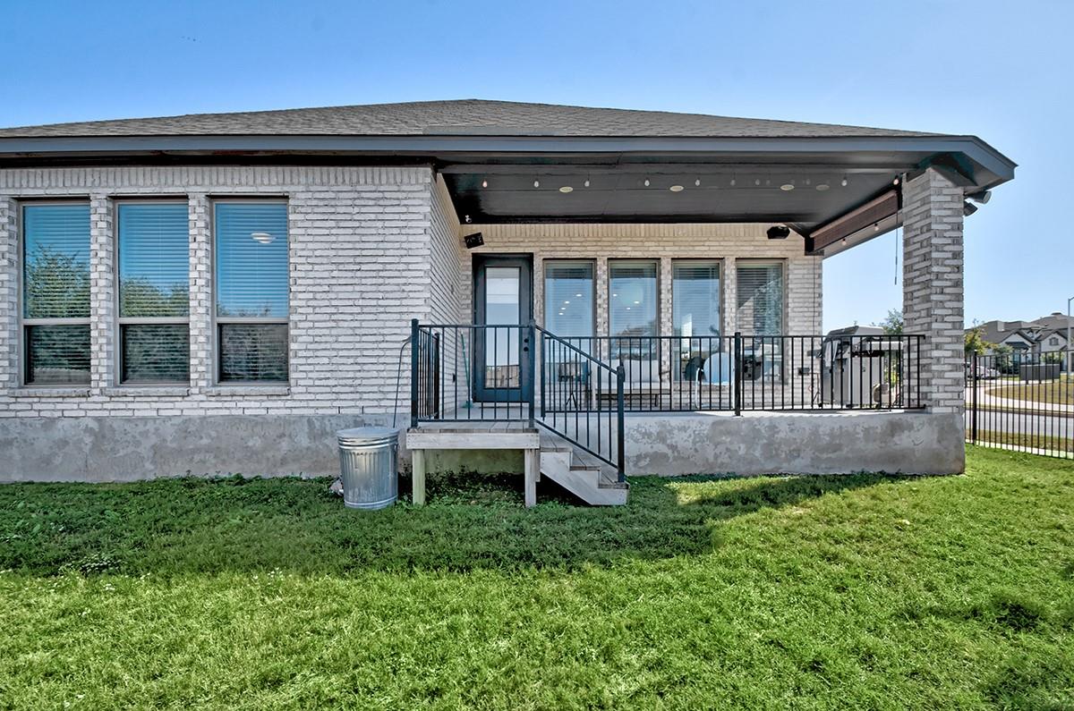 Image 31 of 31 For 2192 August Ave