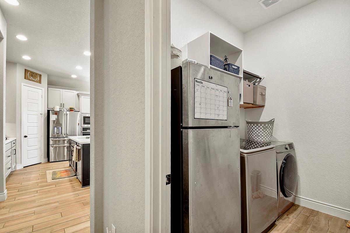 Image 8 of 31 For 2192 August Ave