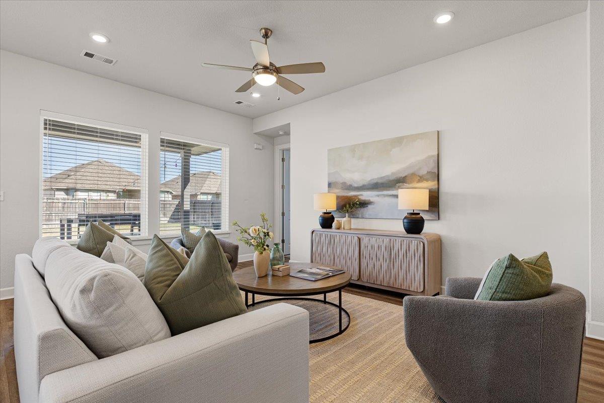 Image 12 of 40 For 908 Knowles Dr