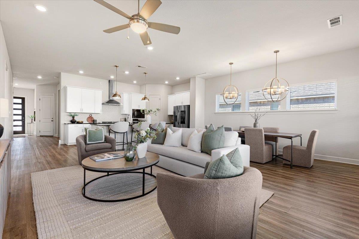 Image 13 of 40 For 908 Knowles Dr