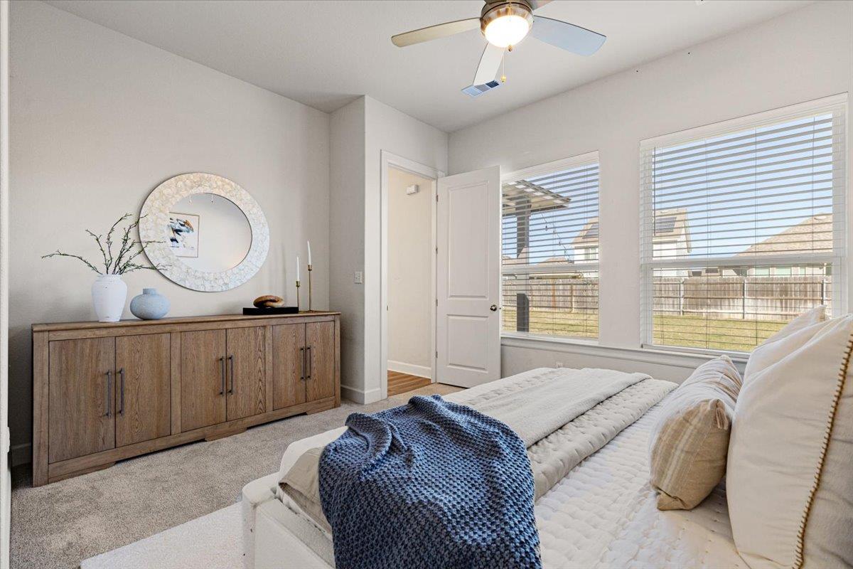 Image 17 of 40 For 908 Knowles Dr