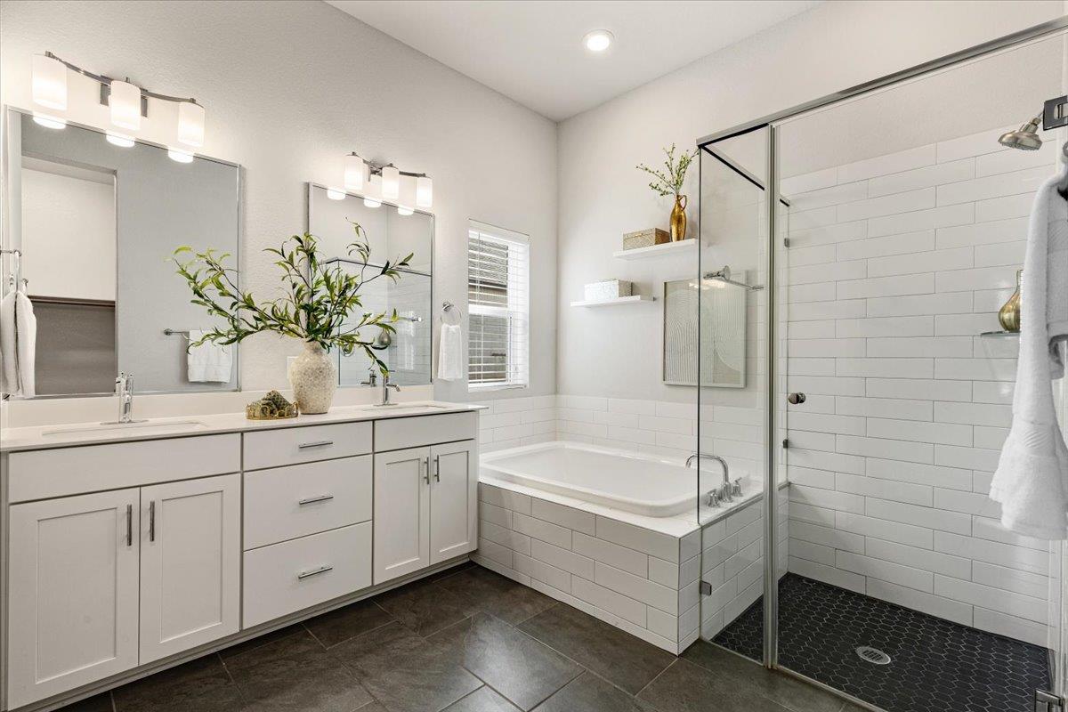 Image 18 of 40 For 908 Knowles Dr