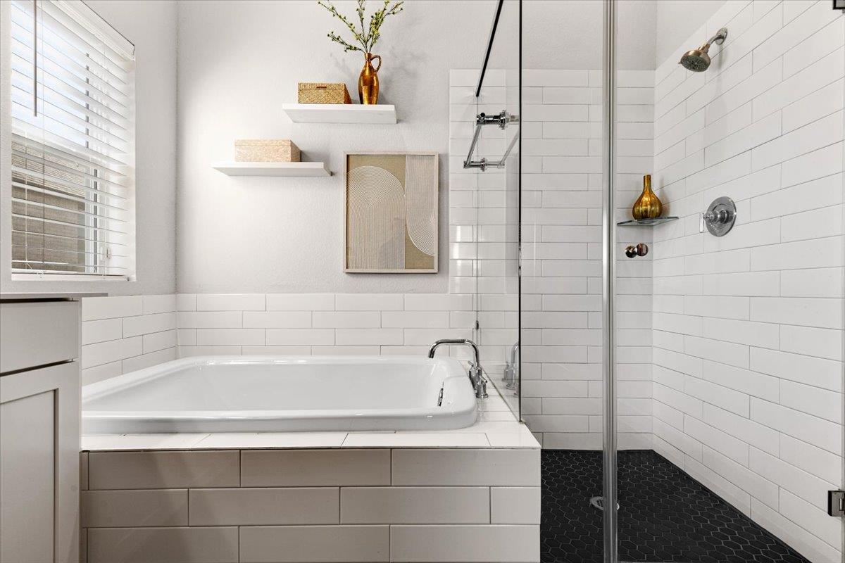 Image 20 of 40 For 908 Knowles Dr