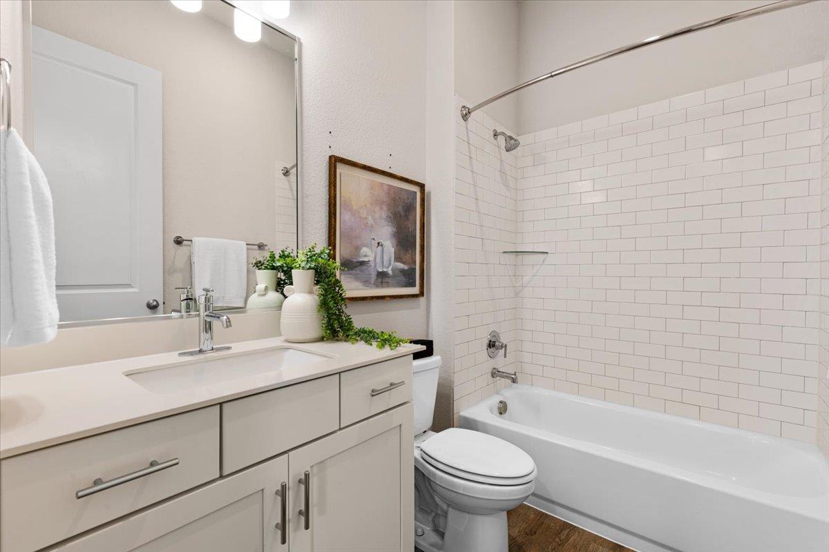 Image 22 of 40 For 908 Knowles Dr