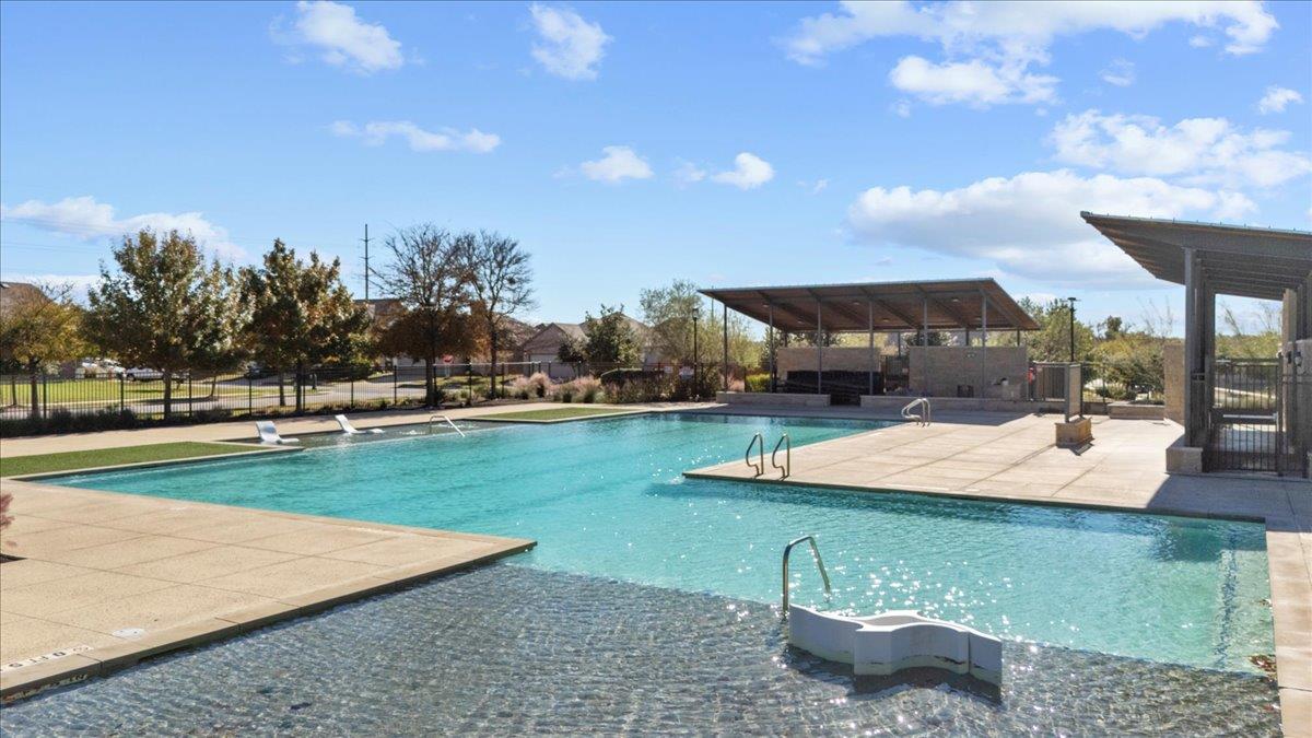 Image 33 of 40 For 908 Knowles Dr