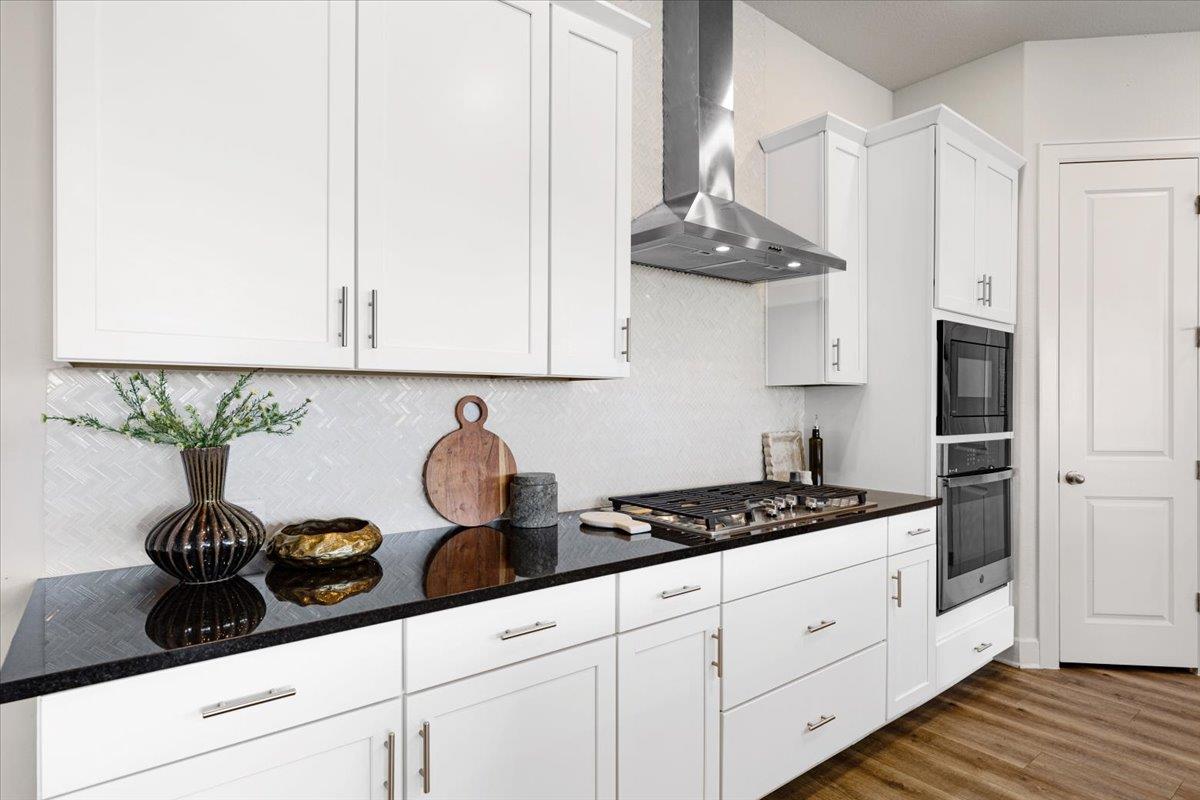 Image 5 of 40 For 908 Knowles Dr