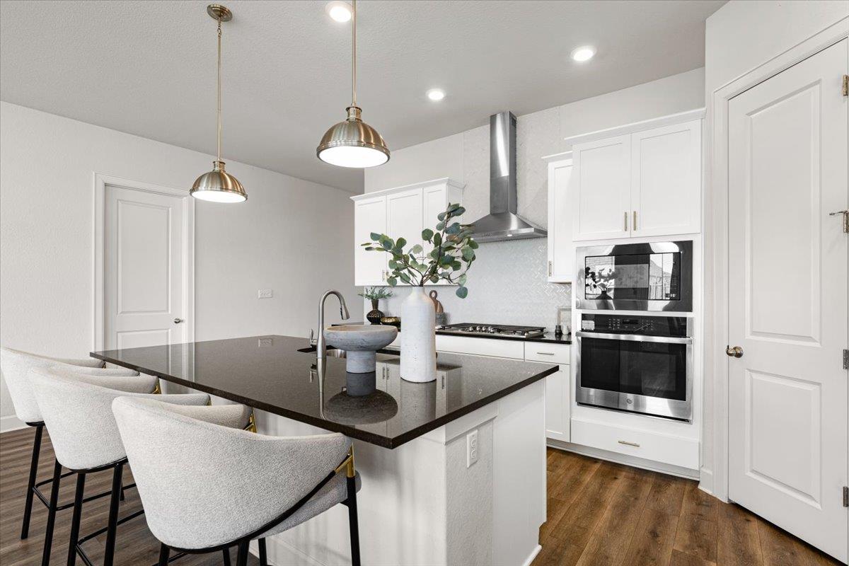 Image 7 of 40 For 908 Knowles Dr