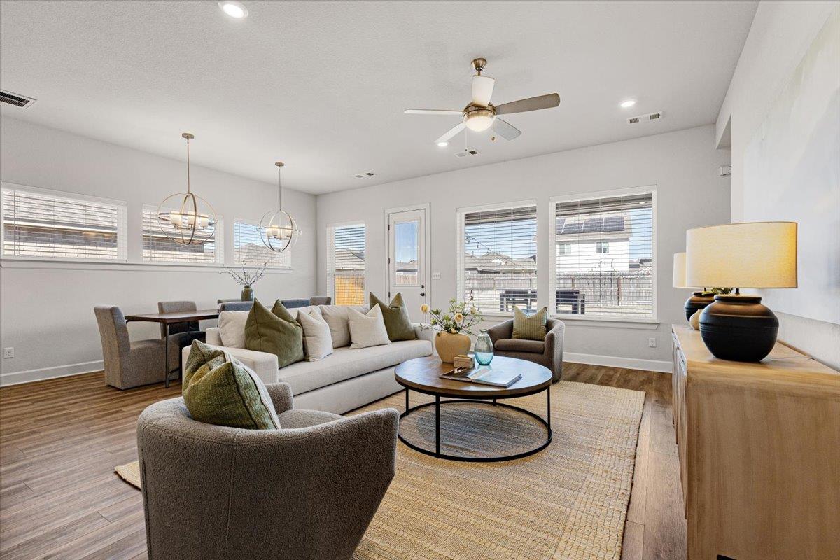 Image 9 of 40 For 908 Knowles Dr