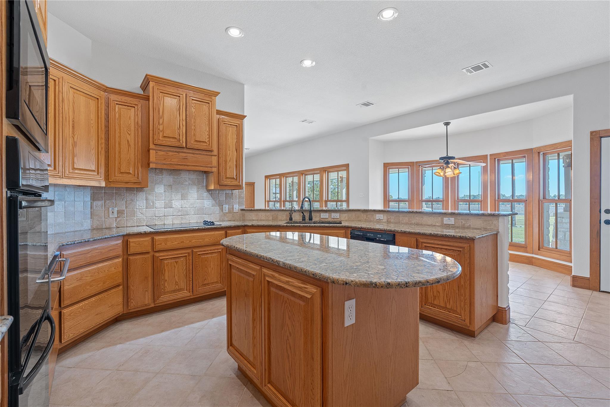 Image 10 of 40 For 400 County Road 483