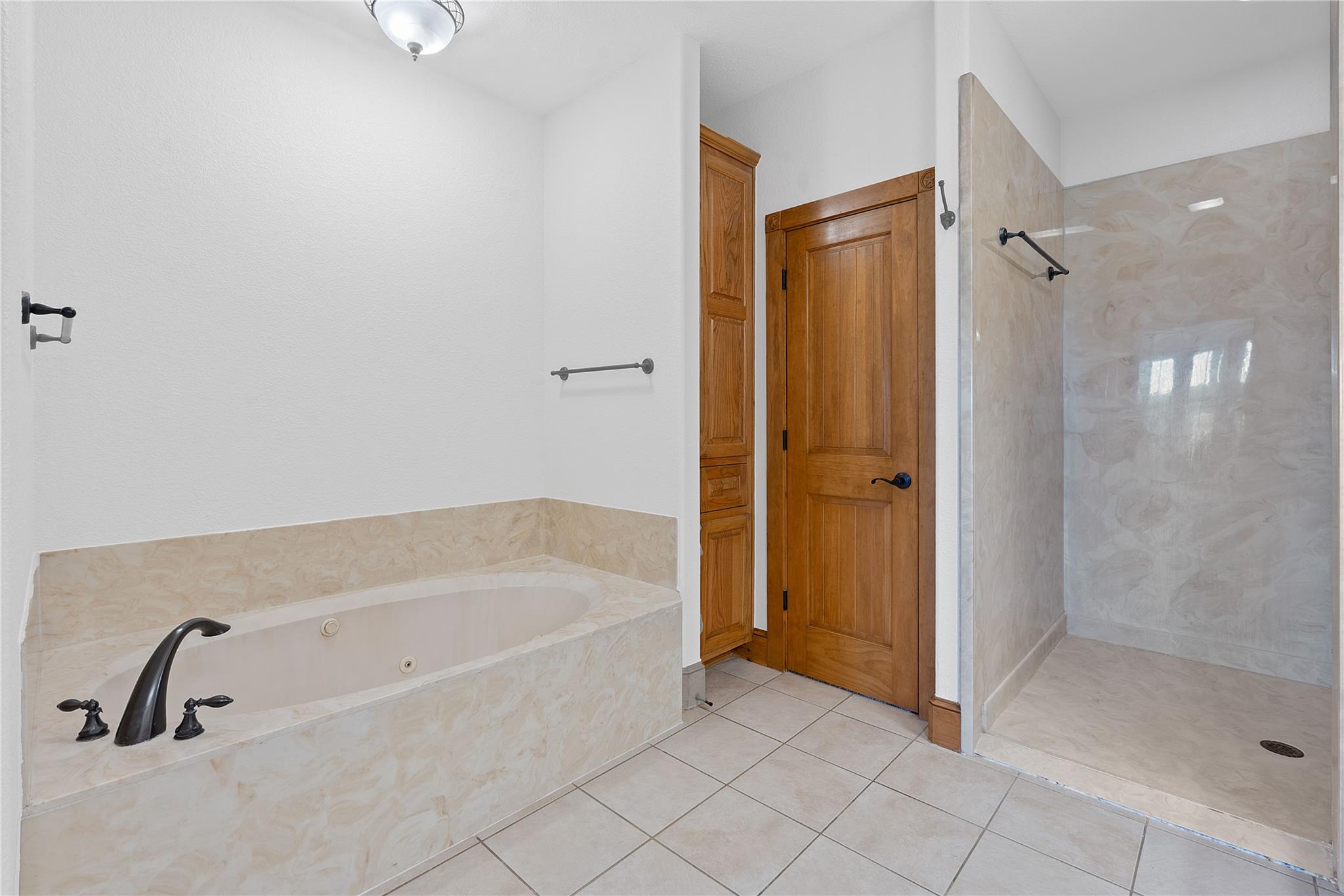 Image 21 of 40 For 400 County Road 483