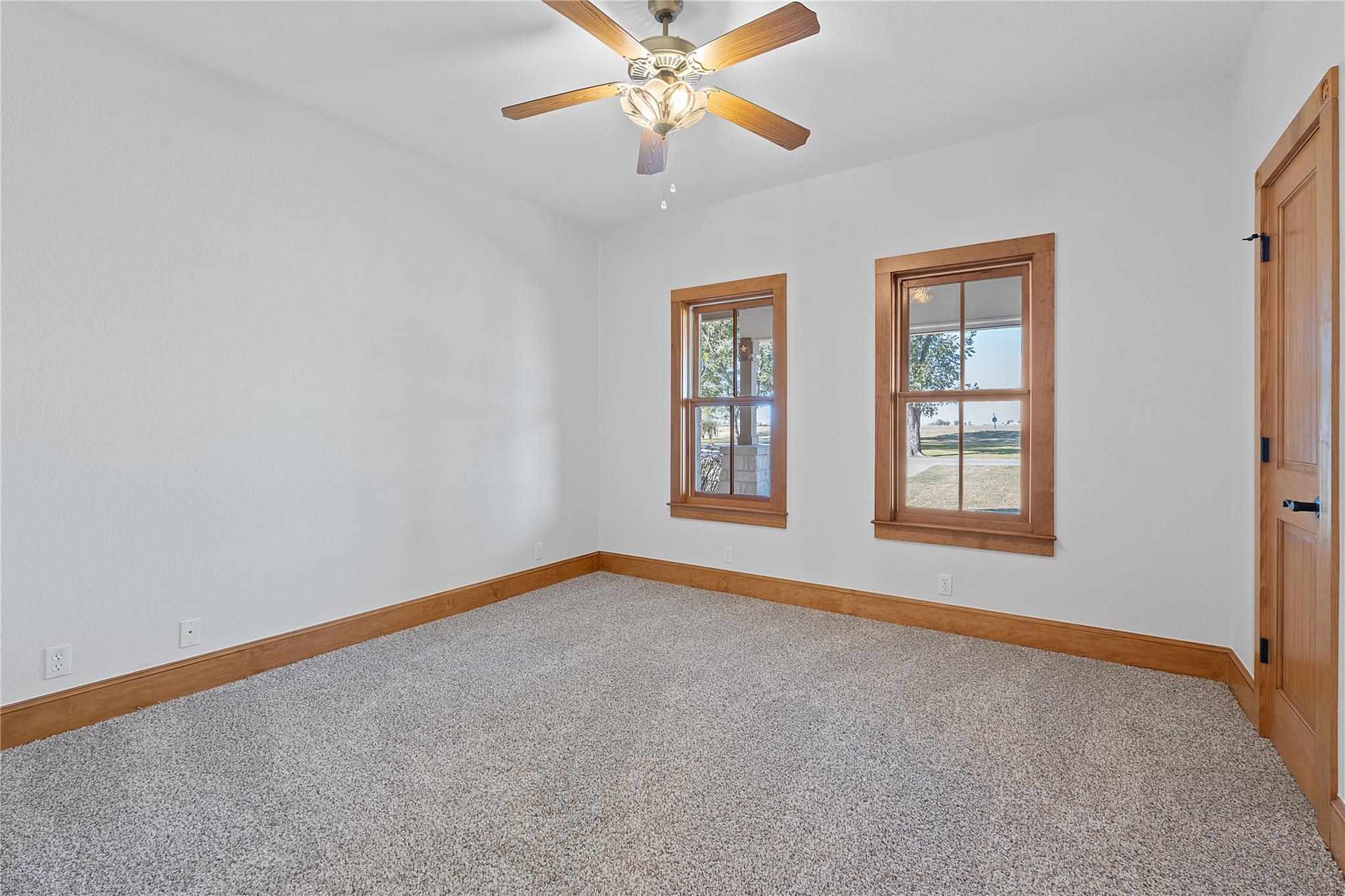 Image 22 of 40 For 400 County Road 483