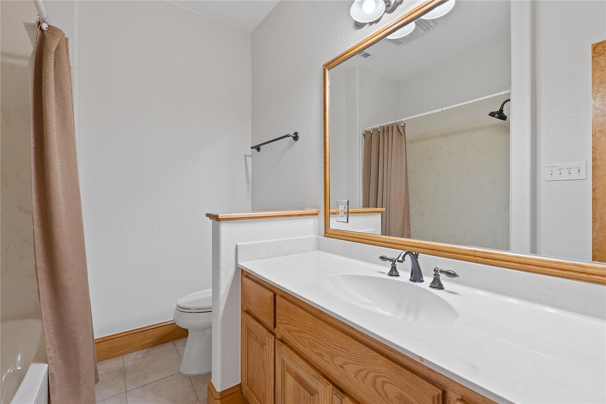 Image 23 of 40 For 400 County Road 483