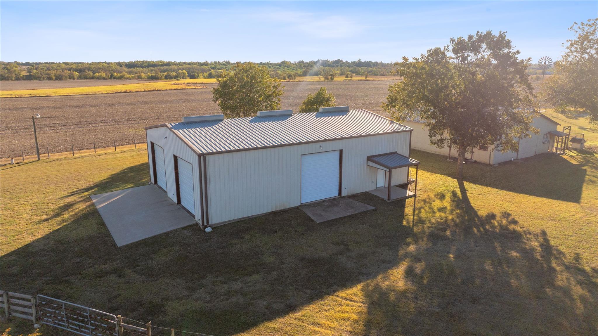 Image 27 of 40 For 400 County Road 483