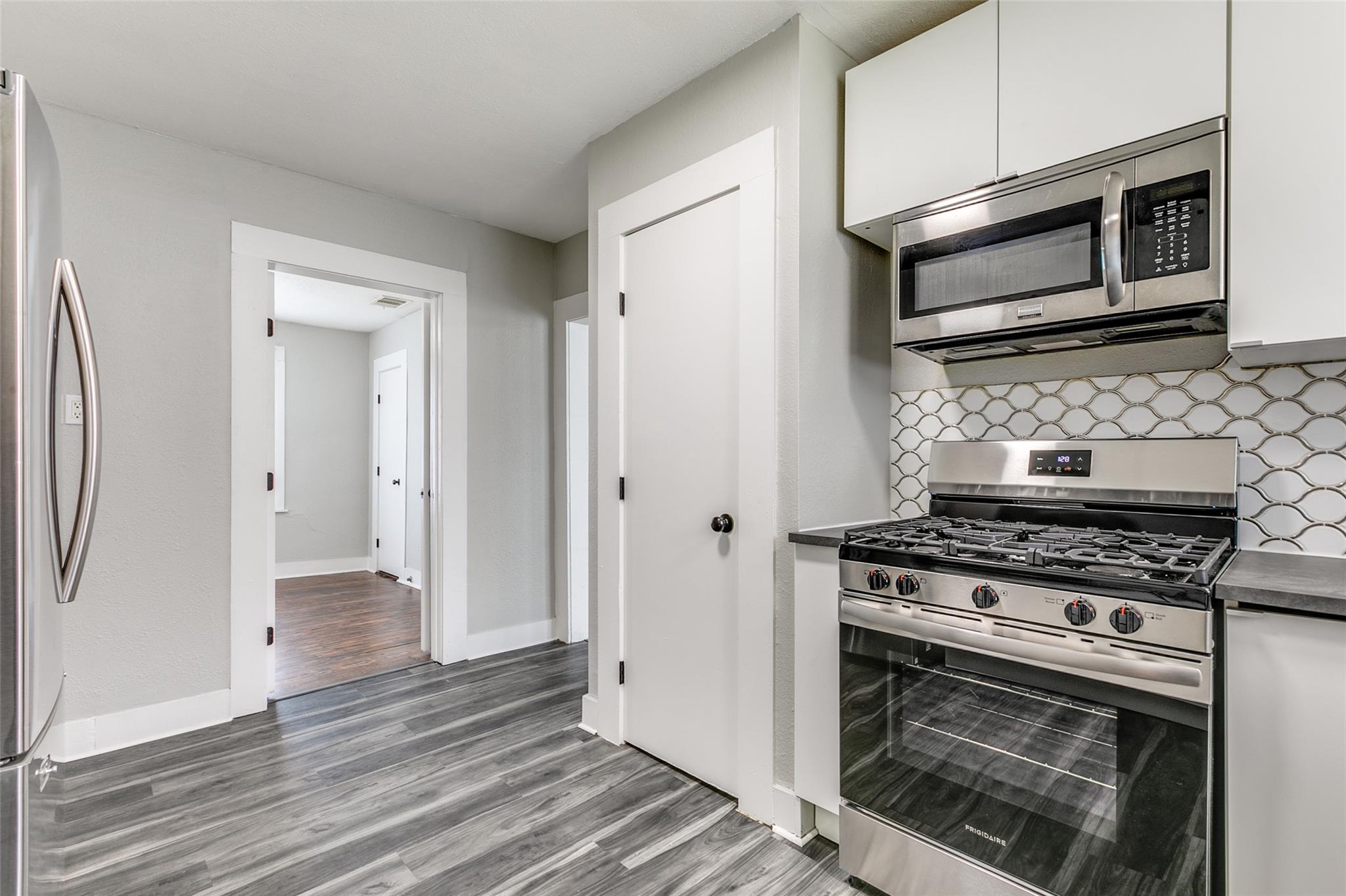 Image 13 of 24 For 2447 Houston St