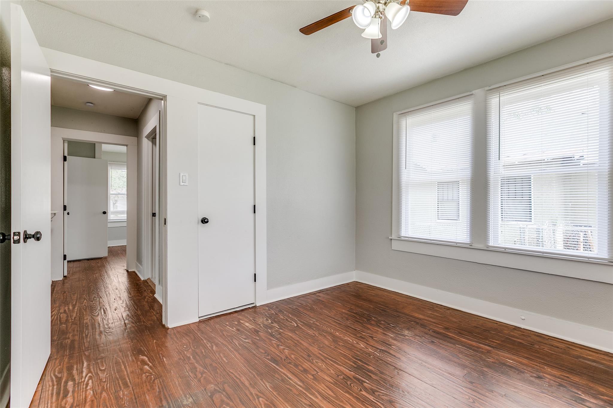 Image 15 of 24 For 2447 Houston St