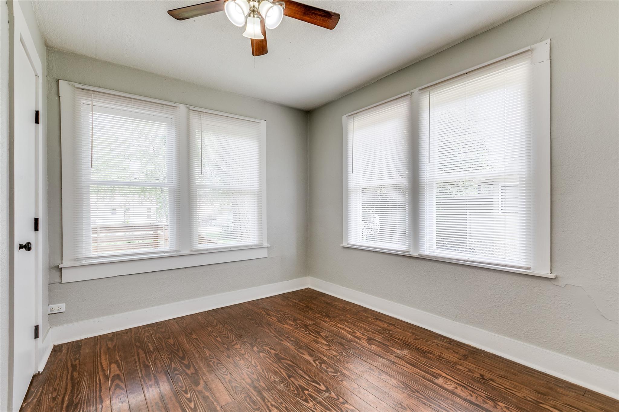 Image 16 of 24 For 2447 Houston St