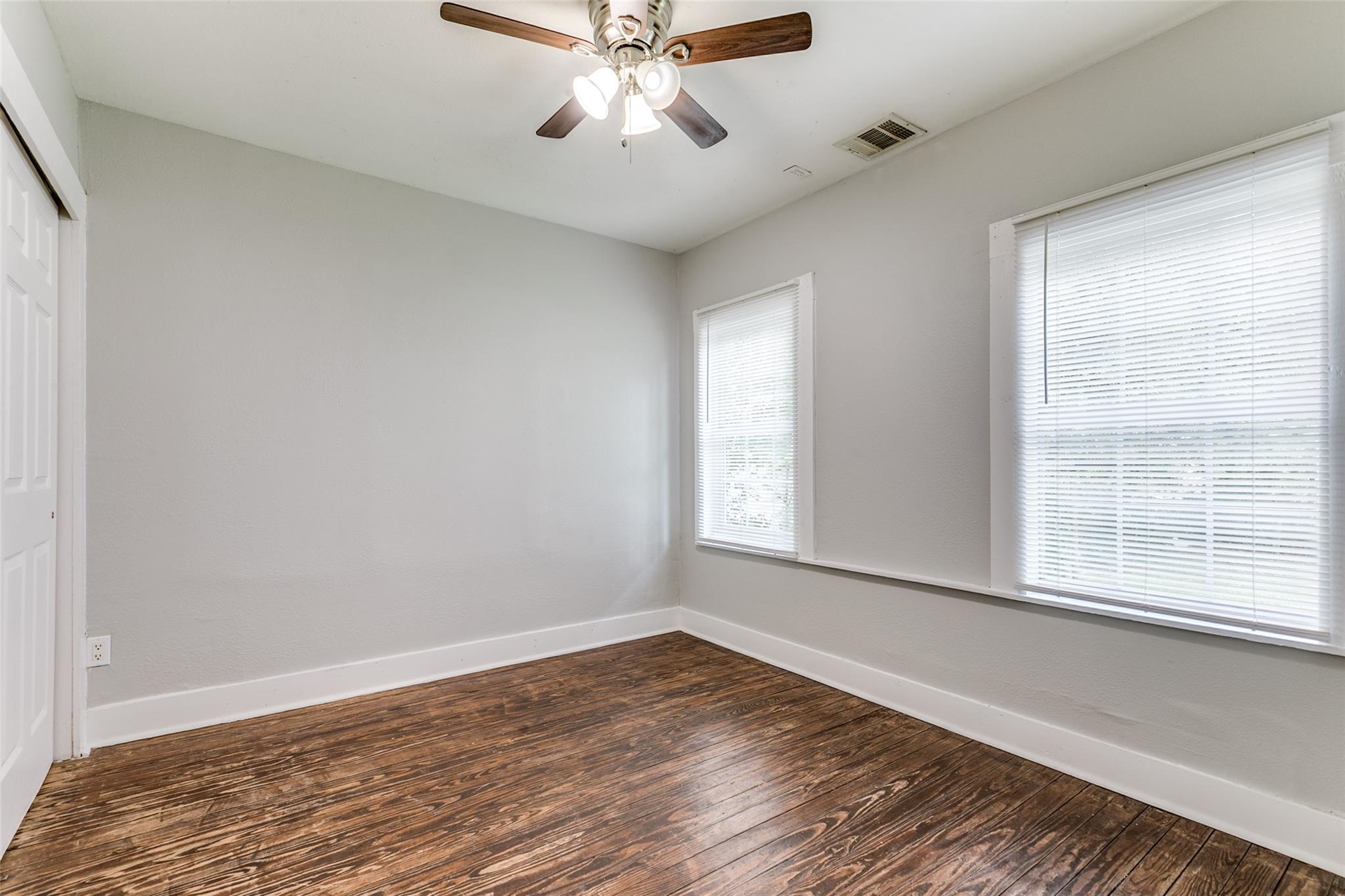 Image 18 of 24 For 2447 Houston St