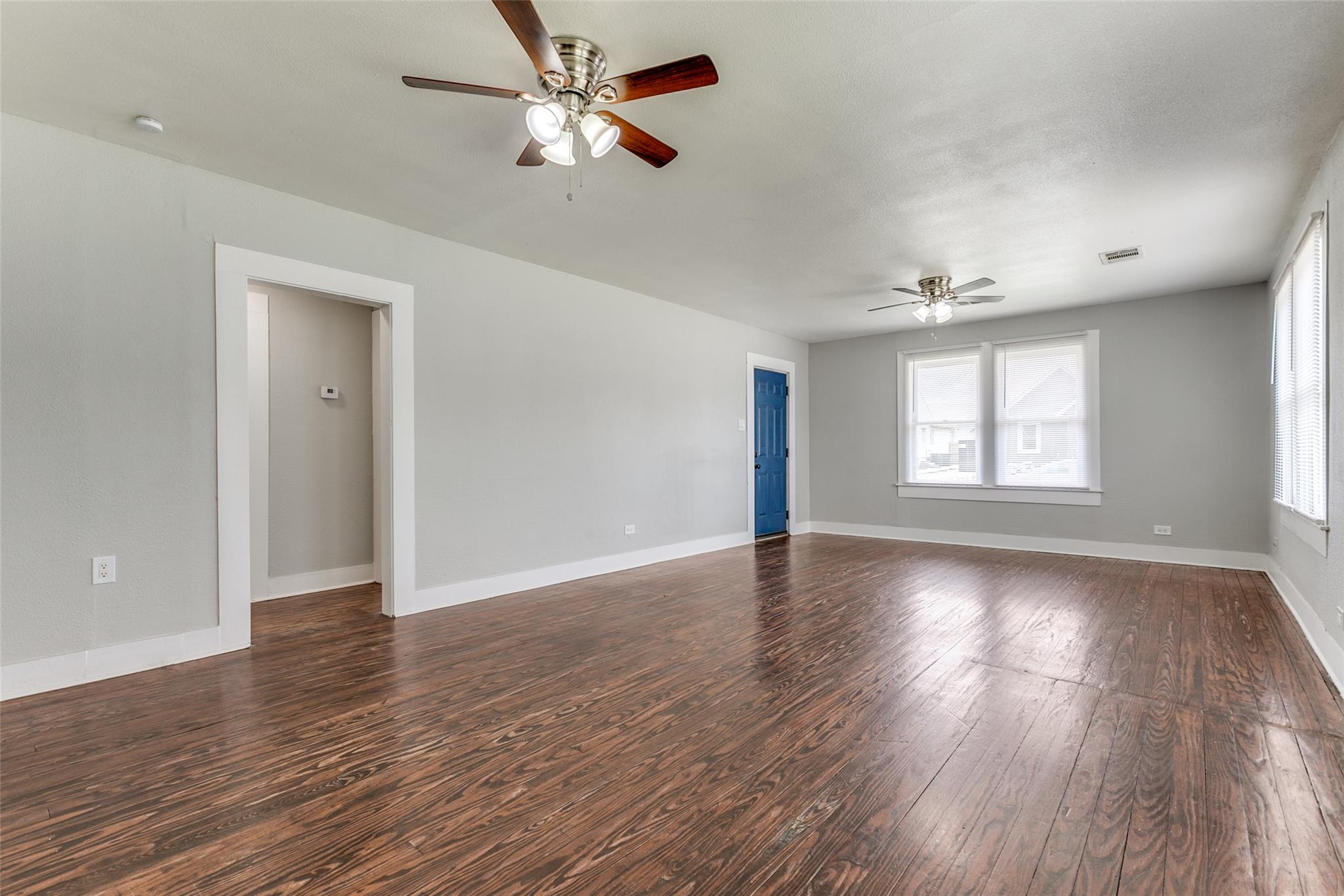 Image 5 of 24 For 2447 Houston St