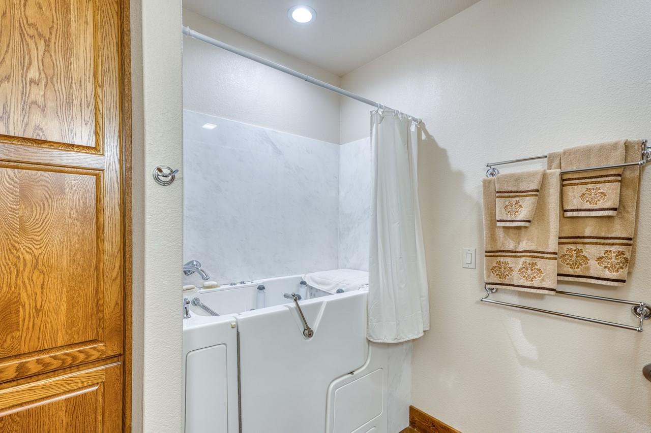 Image 20 of 29 For 5020 County Road 252