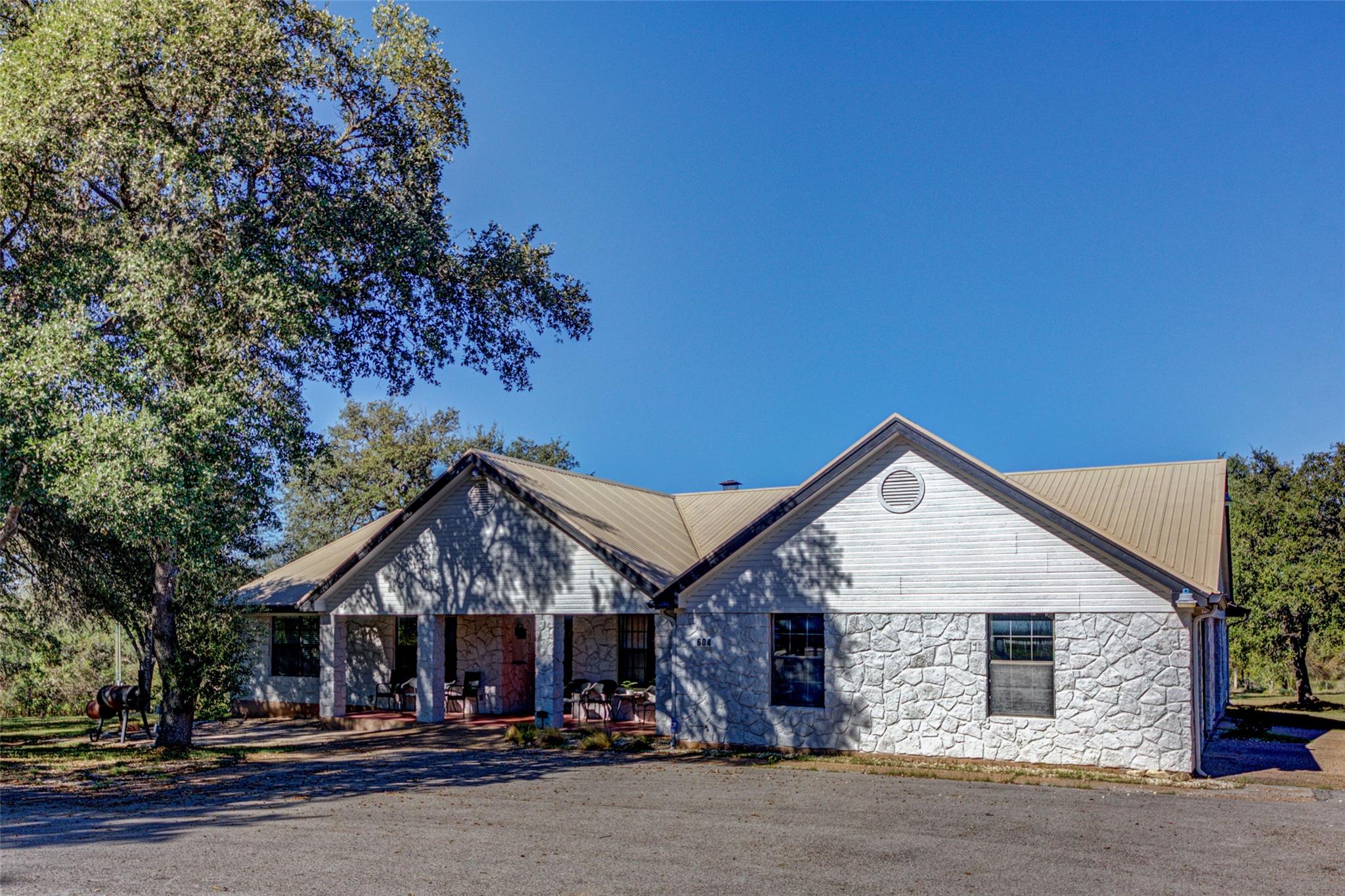 Details for 604 Oakwood Dr, Buda, TX 78610