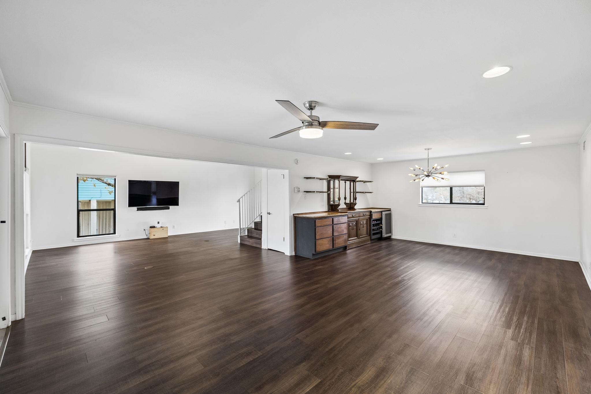 Image 14 of 33 For 54 Hampton Dr